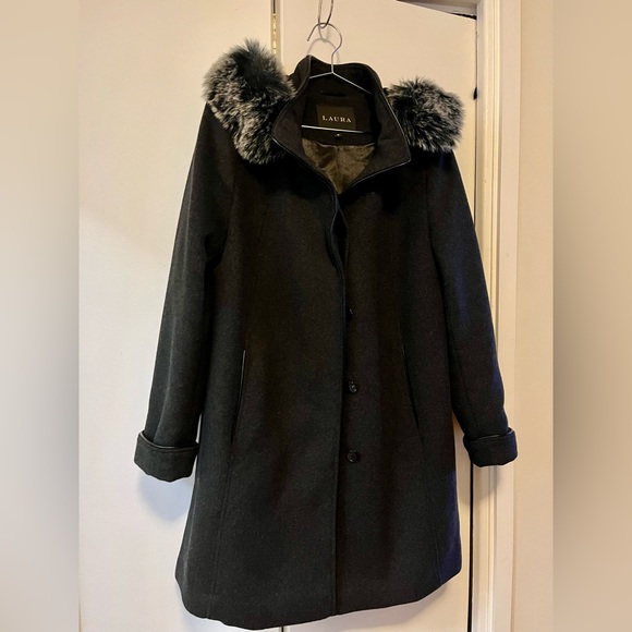Hooded coat, very warm. - Picture 3 of 4